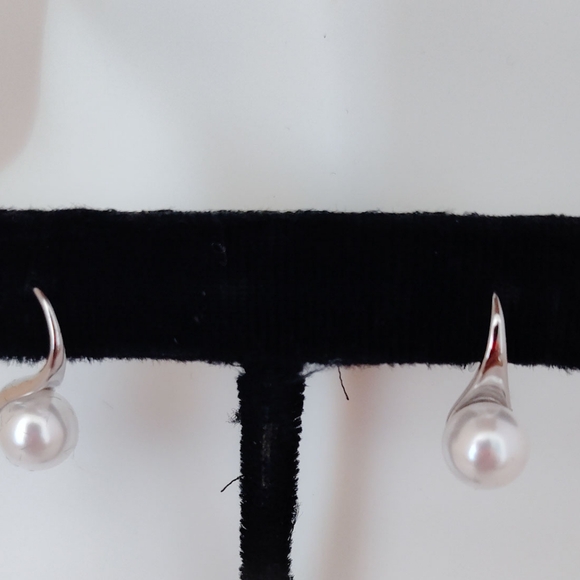 Pretty Pearl Drop Earrings Sterling Silver Mix, Versatile, Special Event, Office - Picture 3 of 3
